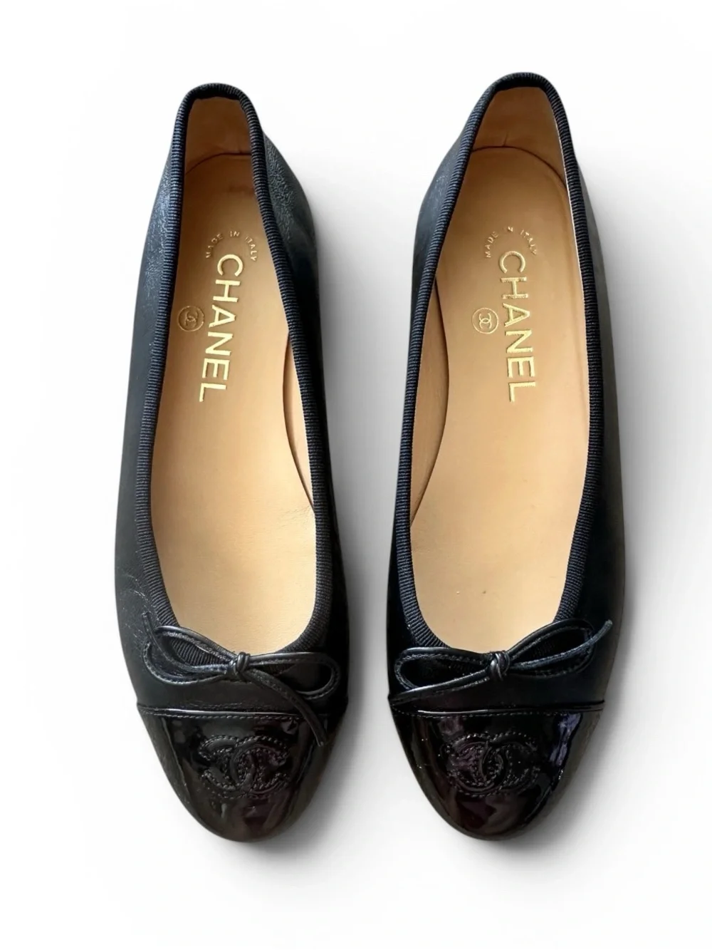 CHANEL Black Leather Cap-Toe Ballet Flats 36.5